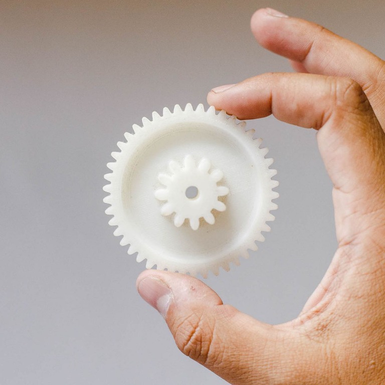 Engranaje blanco de precisión fabricado con impresión 3D